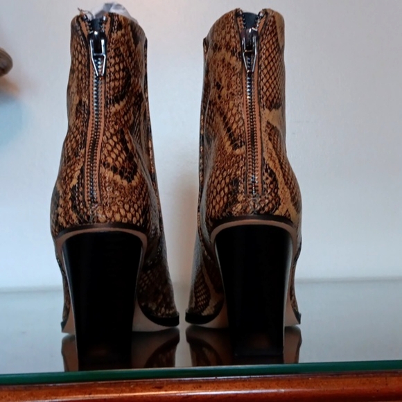 🔹️Dolce Vita - Issa Ankle Boots - Picture 5 of 12